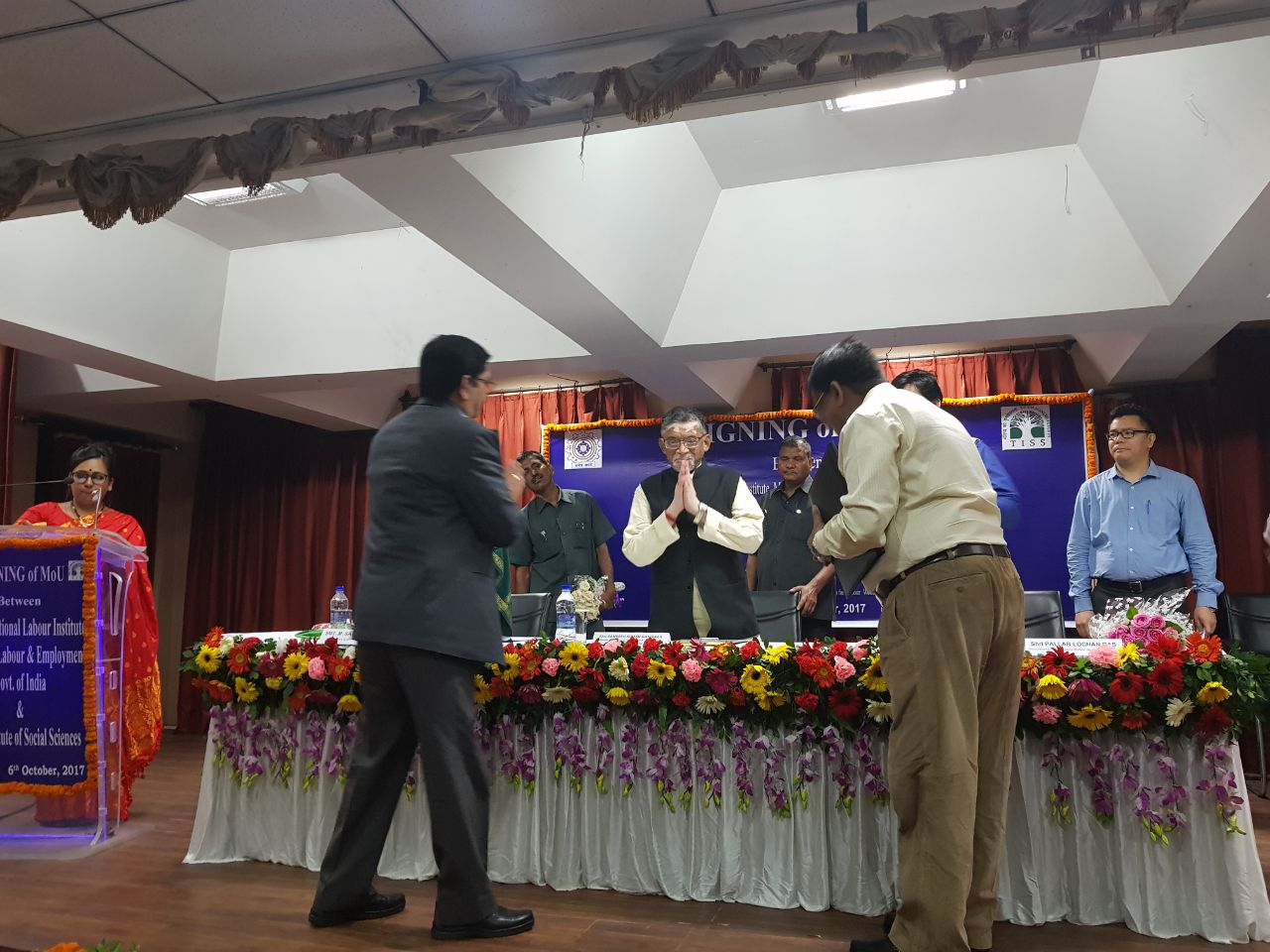 TISS Guwahati Off-Campus signs MoU with VV Giri National Labour Institute (VVGNLI) for researching on various issues related to labour